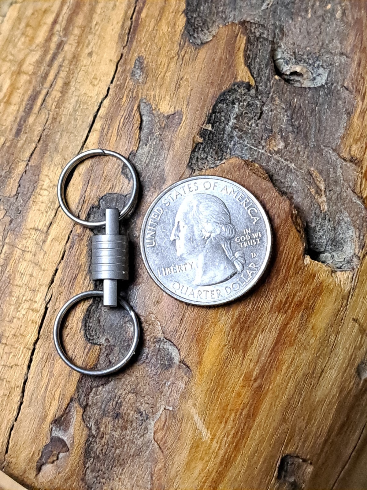 Pro Mini Series Titanium Swivel With 15mm Titanium Keyrings