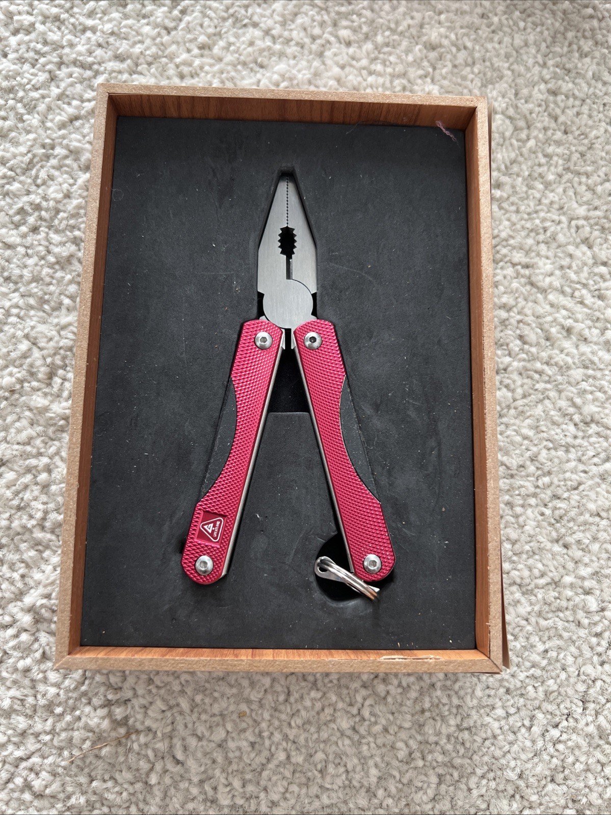 Multitool Knife w/ Pliers, Saw, Scissors – Red – Gift Box