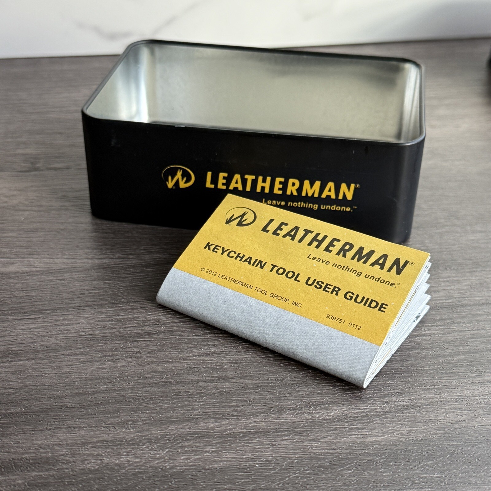 Leatherman MICRA BLACK Aluminum Multitool in Vintage Gift Tin