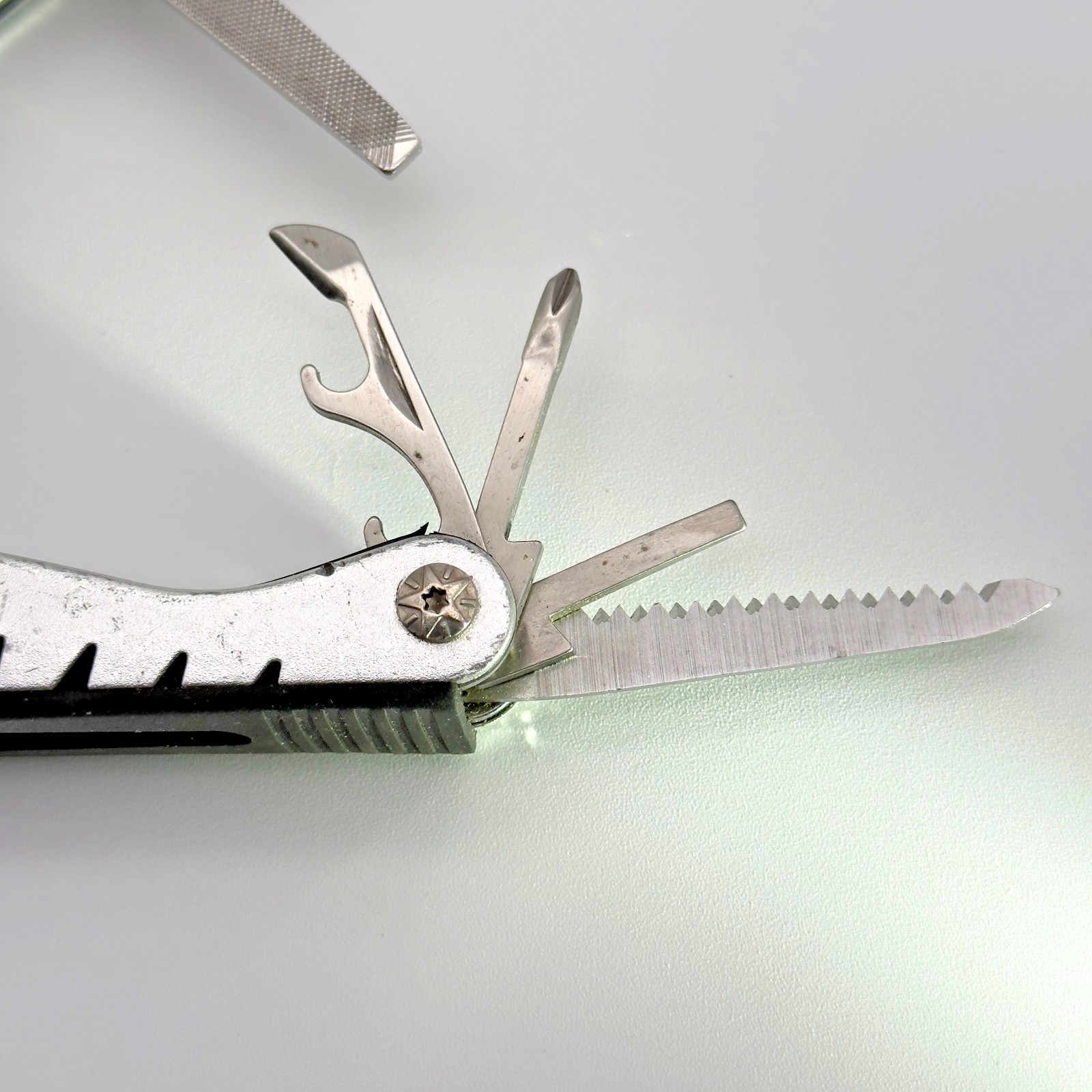 Pocket Multi-Tool Pliers Knife Saw Screwdriver File EDC Everyday Carry Silver