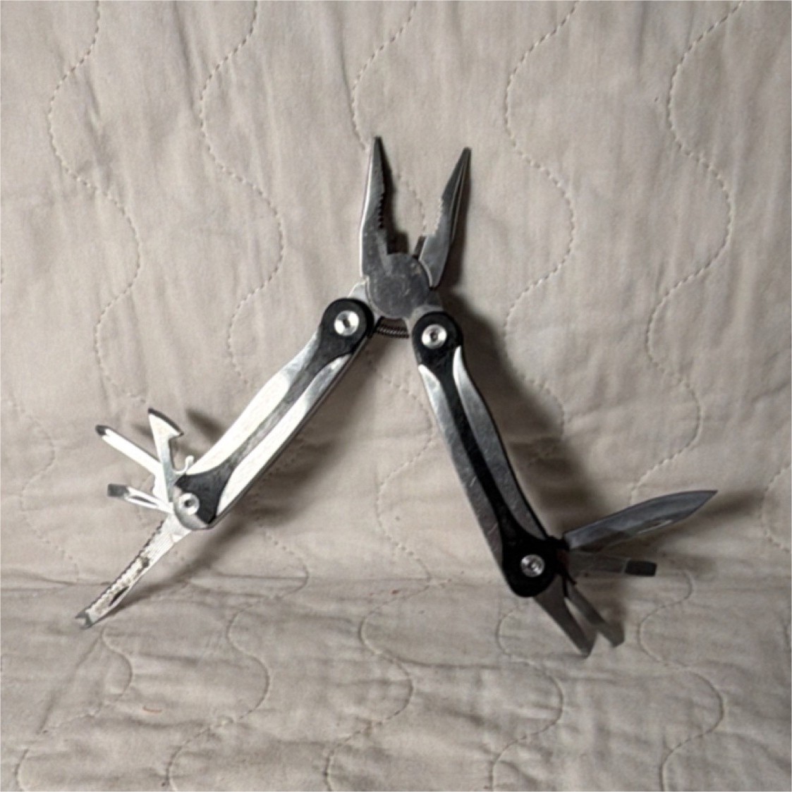 Silver Black Stainless Steel Multi-Tool, 8 Functions, 4″ Closed, Pliers, Knife