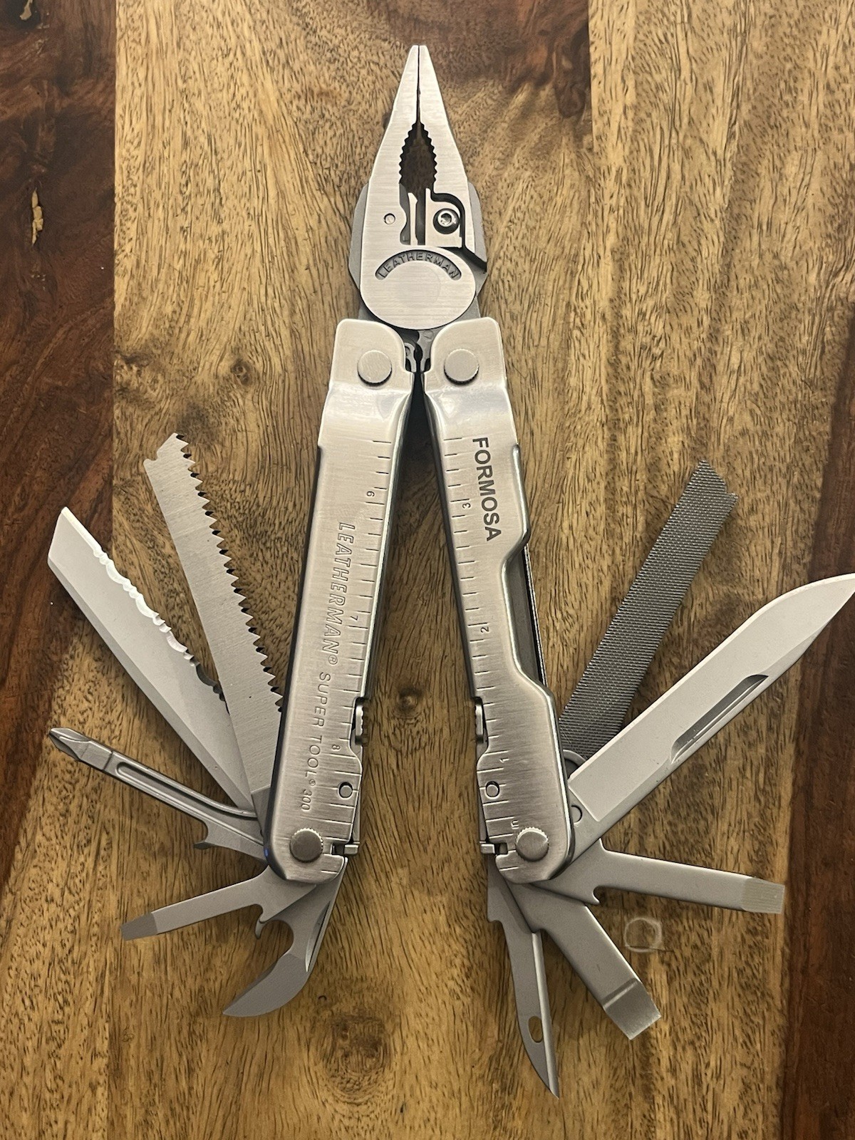Leatherman Super Tool 300 Multitool SUPER NICE!! w/Beautiful Sheath