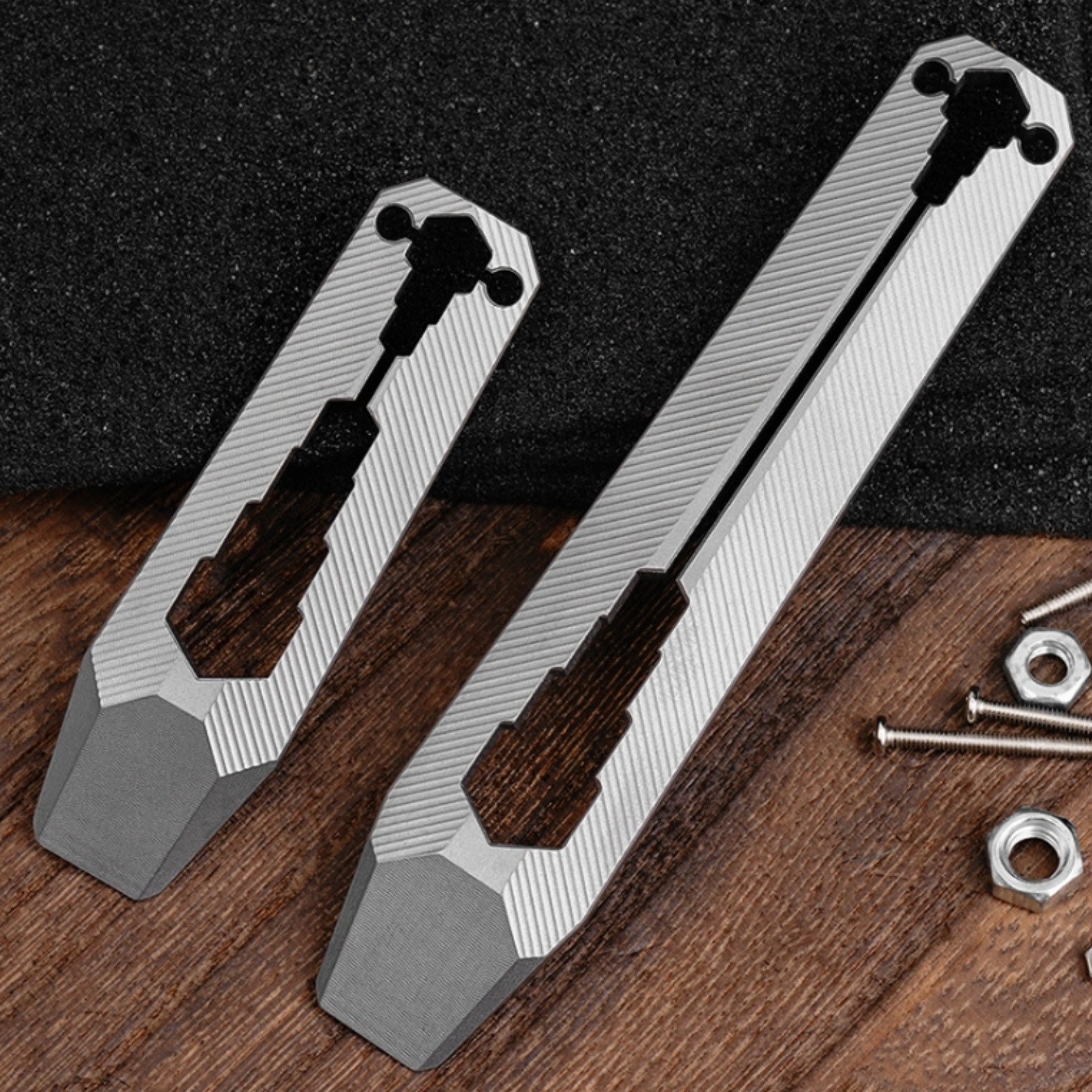 Titanium Alloy EDC Mini Pry Bar Keychain Wrench Portable Pocket Tool A++++