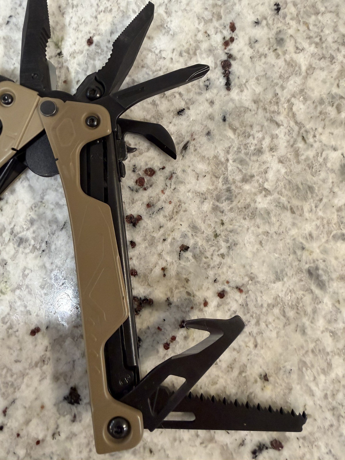 NEW Leatherman OHT Multi-Tool Knife – DISCONTINUED! COYOTE TAN! EXTRAS!!!