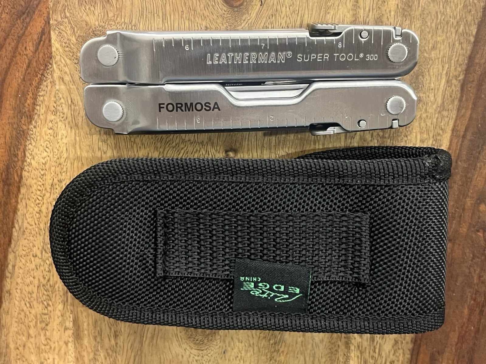 Leatherman Super Tool 300 Multitool SUPER NICE!! w/Beautiful Sheath