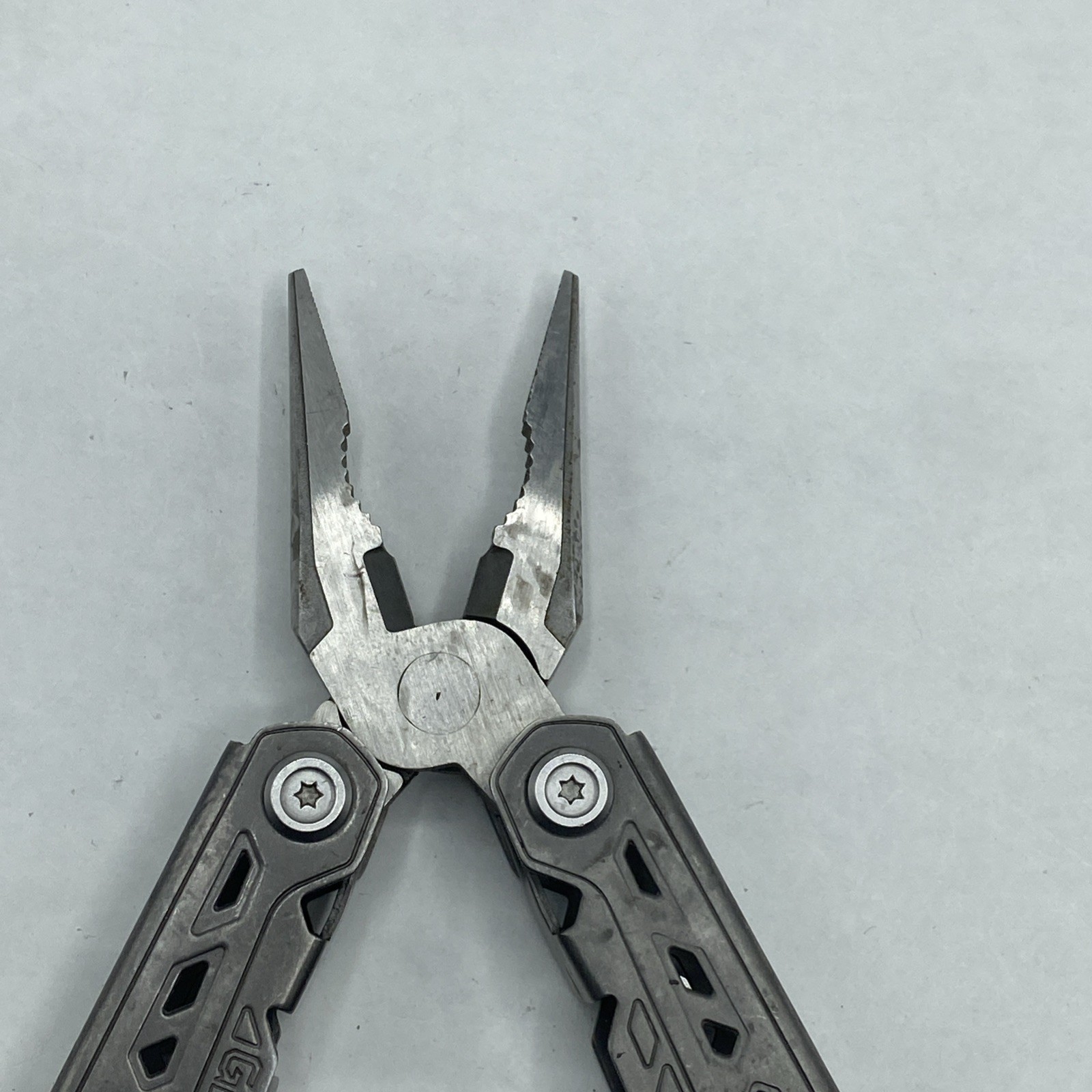 Gerber Truss Multi Tool with Sheath – Gray