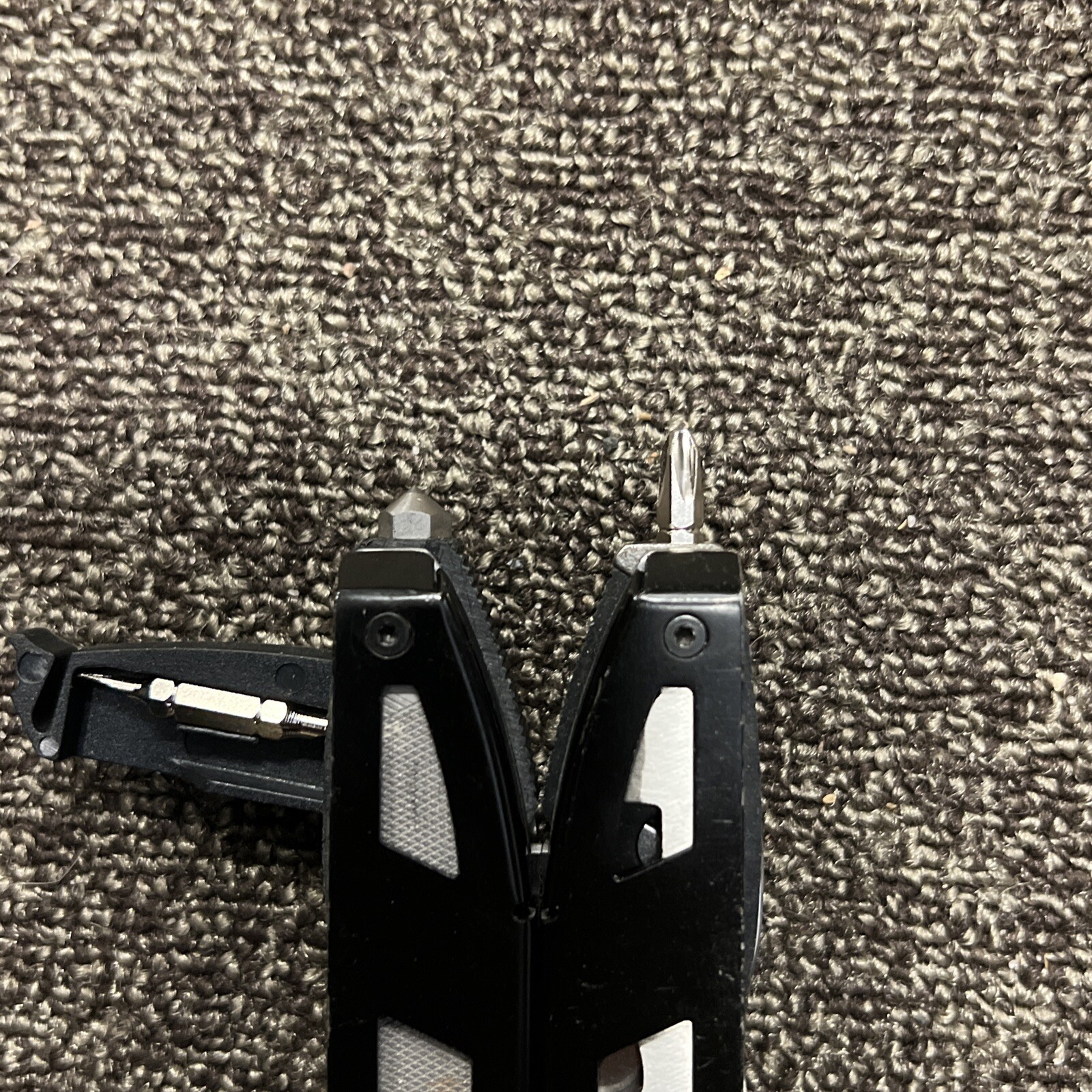 B/Bury Multi-Tool File Pliers Screwdrivers Glass Break