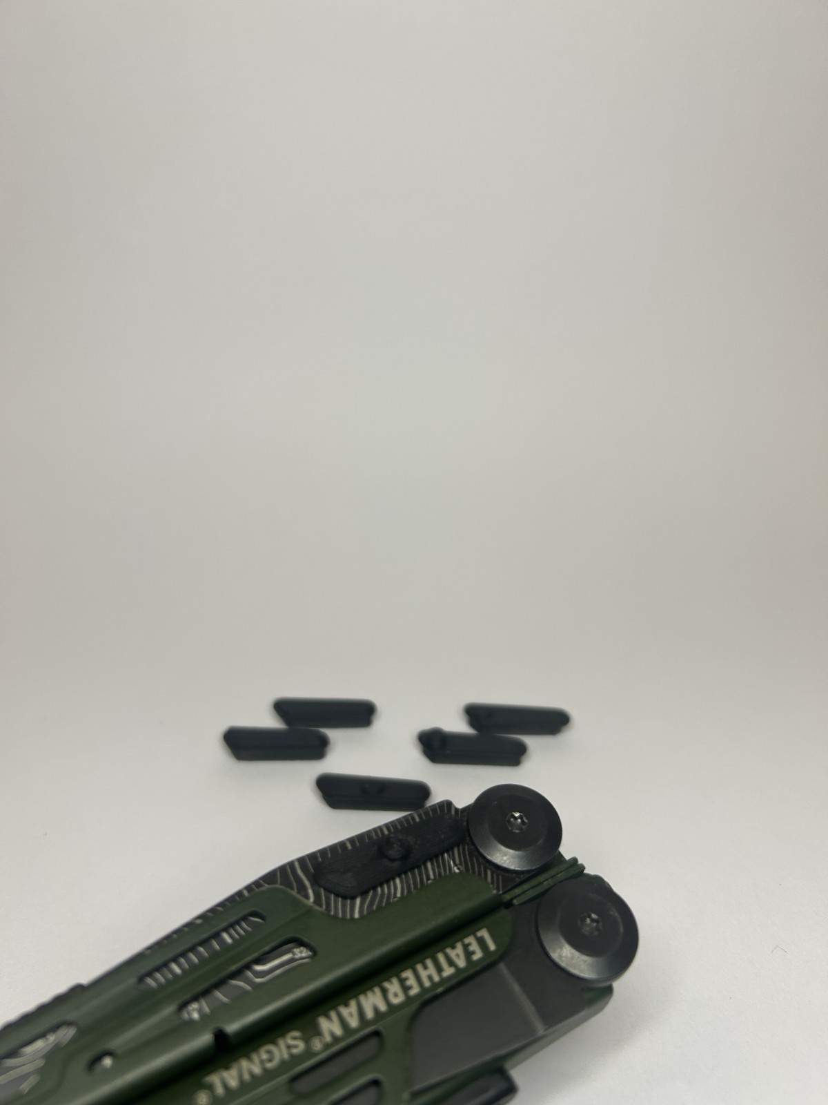 Leatherman Signal Upgrade Accessory – Thumb Studs (Block & Pin Styles, Raised +