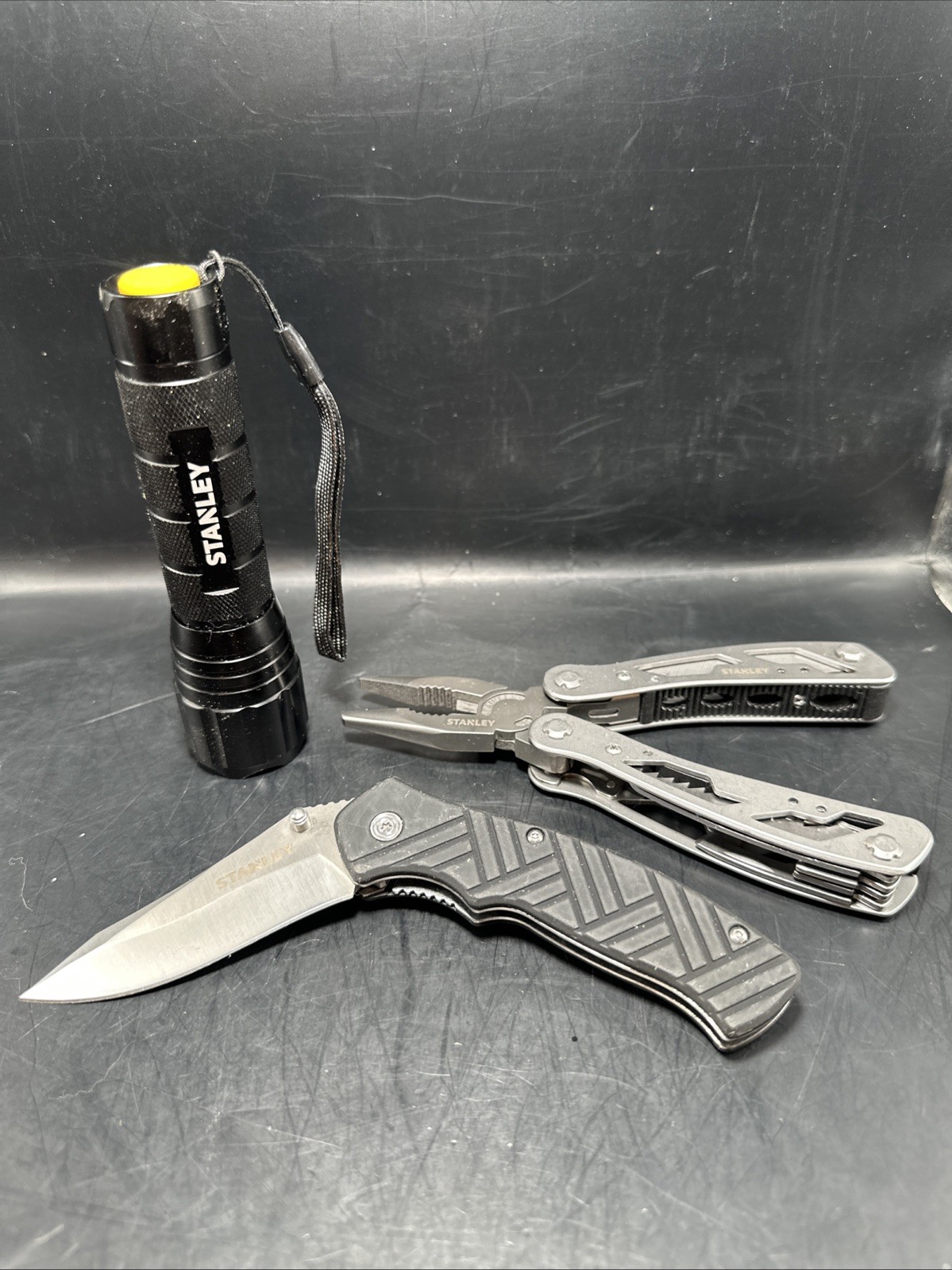 STANLEY KNIFE, MULTI TOOL (12 IN 1), 150 LUMENS FLASHLIGHT