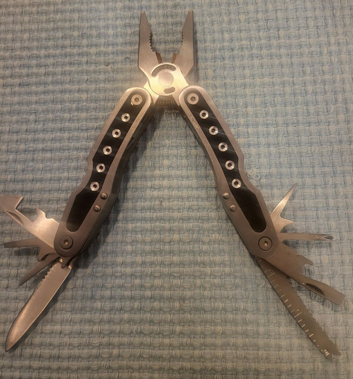 Multi-Tool – 10 Tools in 1, Stainless Steel – Camping, Fishing, Backpacking