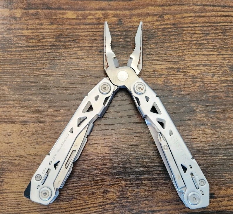 Gerber Suspension NXT Multi Tool Pliers Knife Scissors – Good Condition – D61