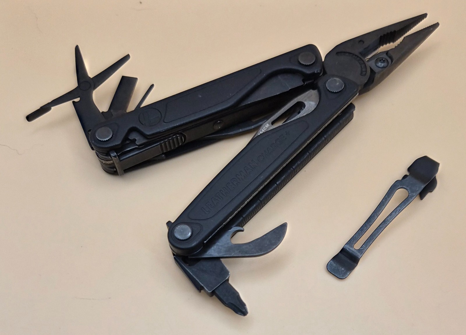 Leatherman RETIRED CHARGE Multitool – Black Good Condition (006) (Date: 09/23)