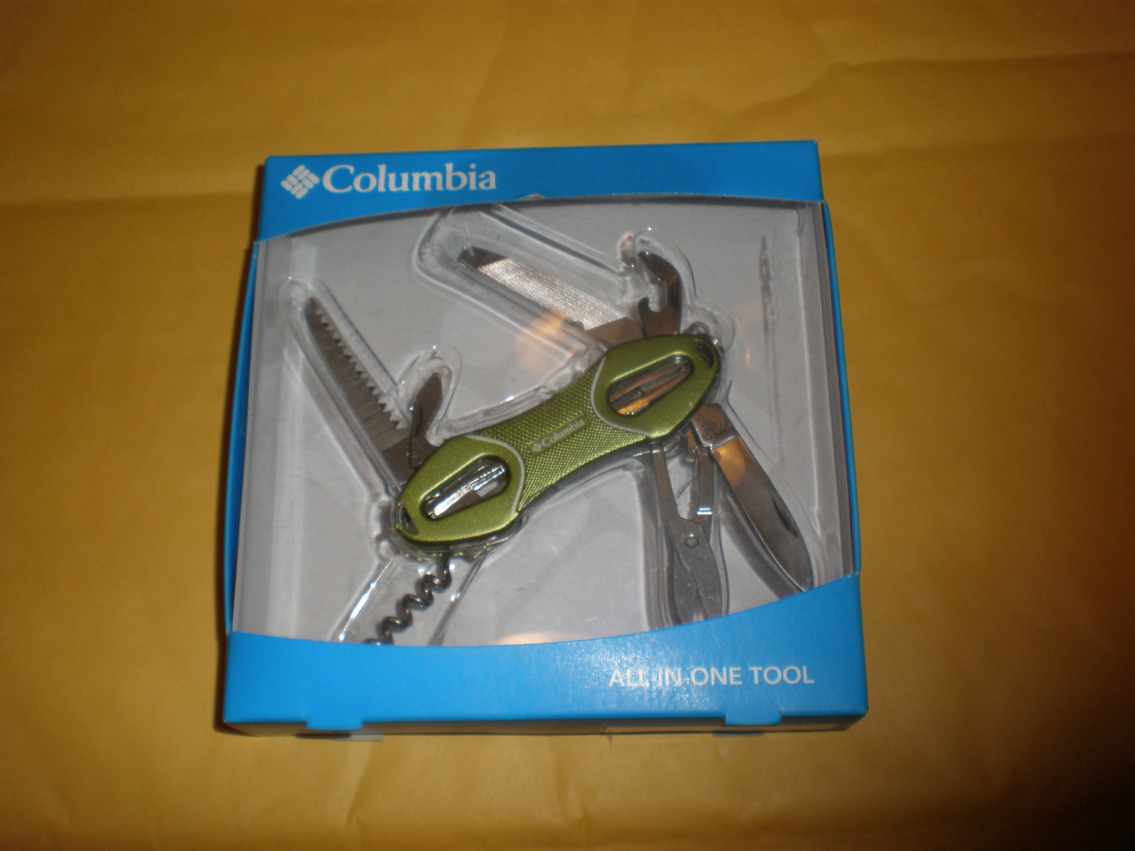 COLUMBIA ALL IN ONE TOOL NEW IN BOX GREEN