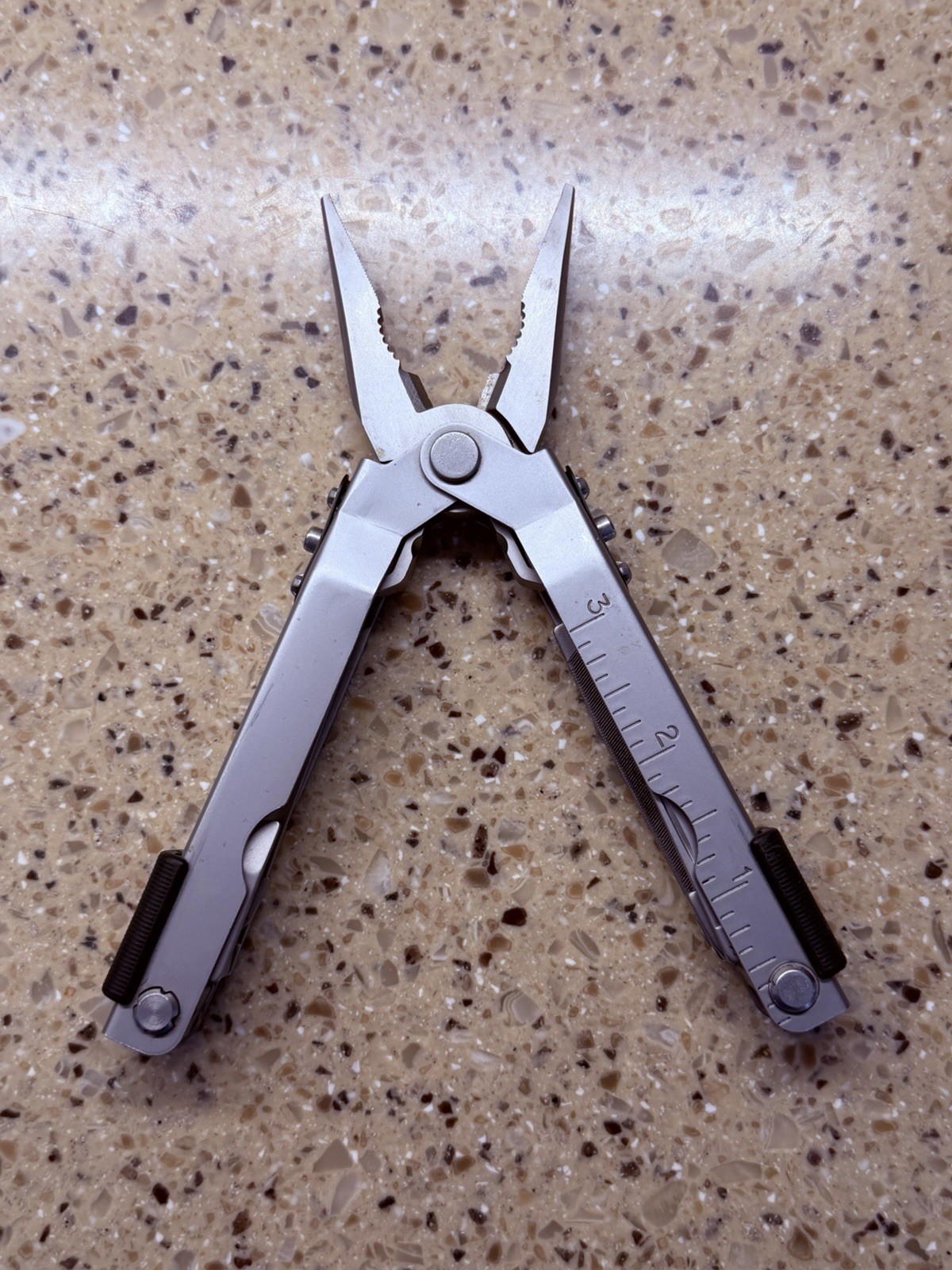 Gerber MP600 Multi Tool 14 tools Simonds USA Made Stainless Steel with Sheath
