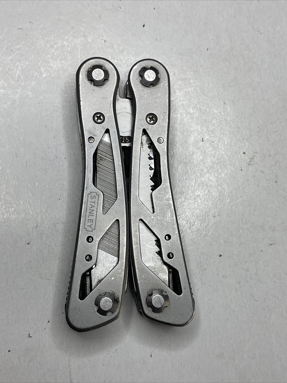 STANLEY MUTI TOOL STAINLESS 2CR 9 TOOL FUNCTIONS