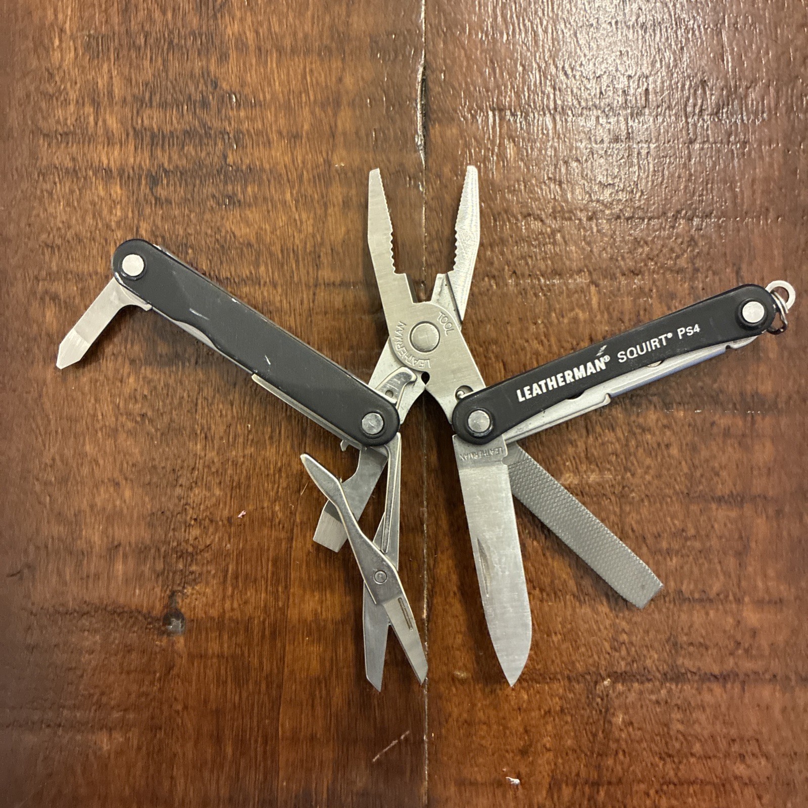 Leatherman Squirt PS4 Multi Tool, Knife, Pliers – Black – Excellent