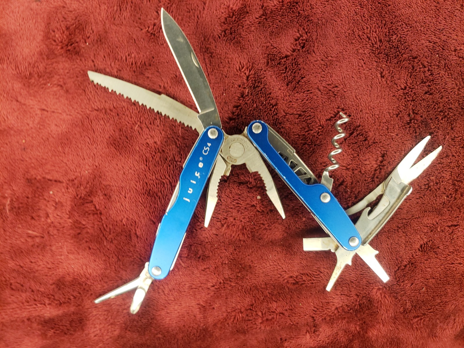 🔪🔪 Leatherman Juice CS4 Multi-Tool Stainless Pliers Multi Tool Blue Read