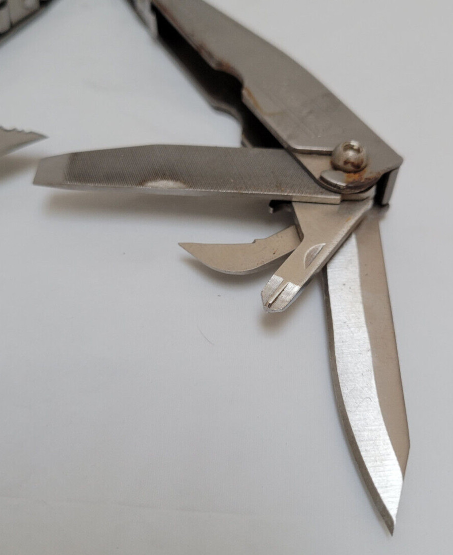 Coleman PRO LOCK Multi Tool Pliers 9 Tools in 1 with Case
