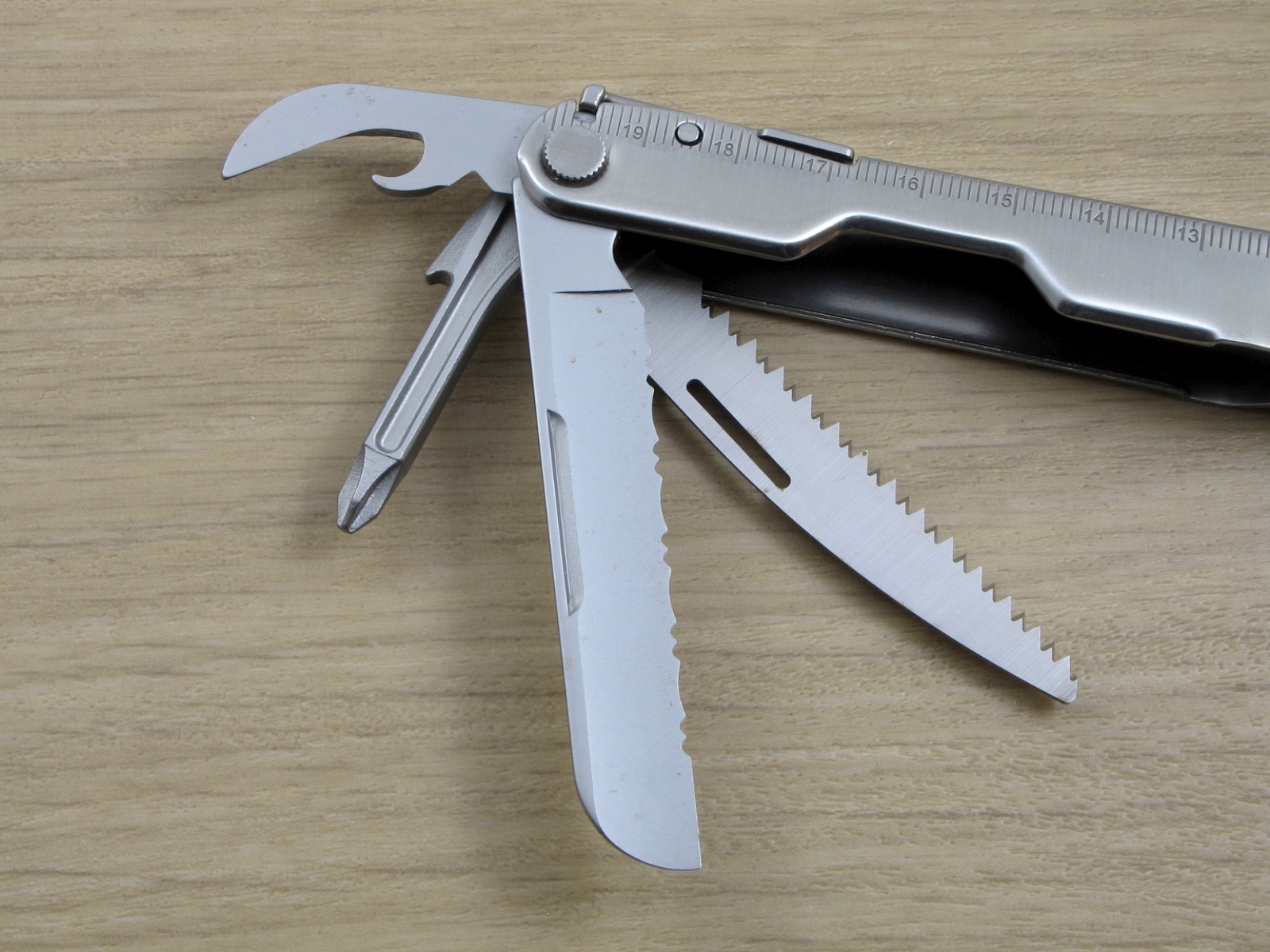 Leatherman REBAR Multi-Tool, Knife, Stainless, w/Nylon Sheath, USA – Excellent