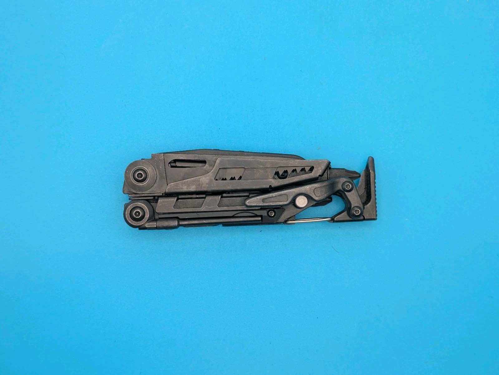 Leatherman MUT Multi Tool!