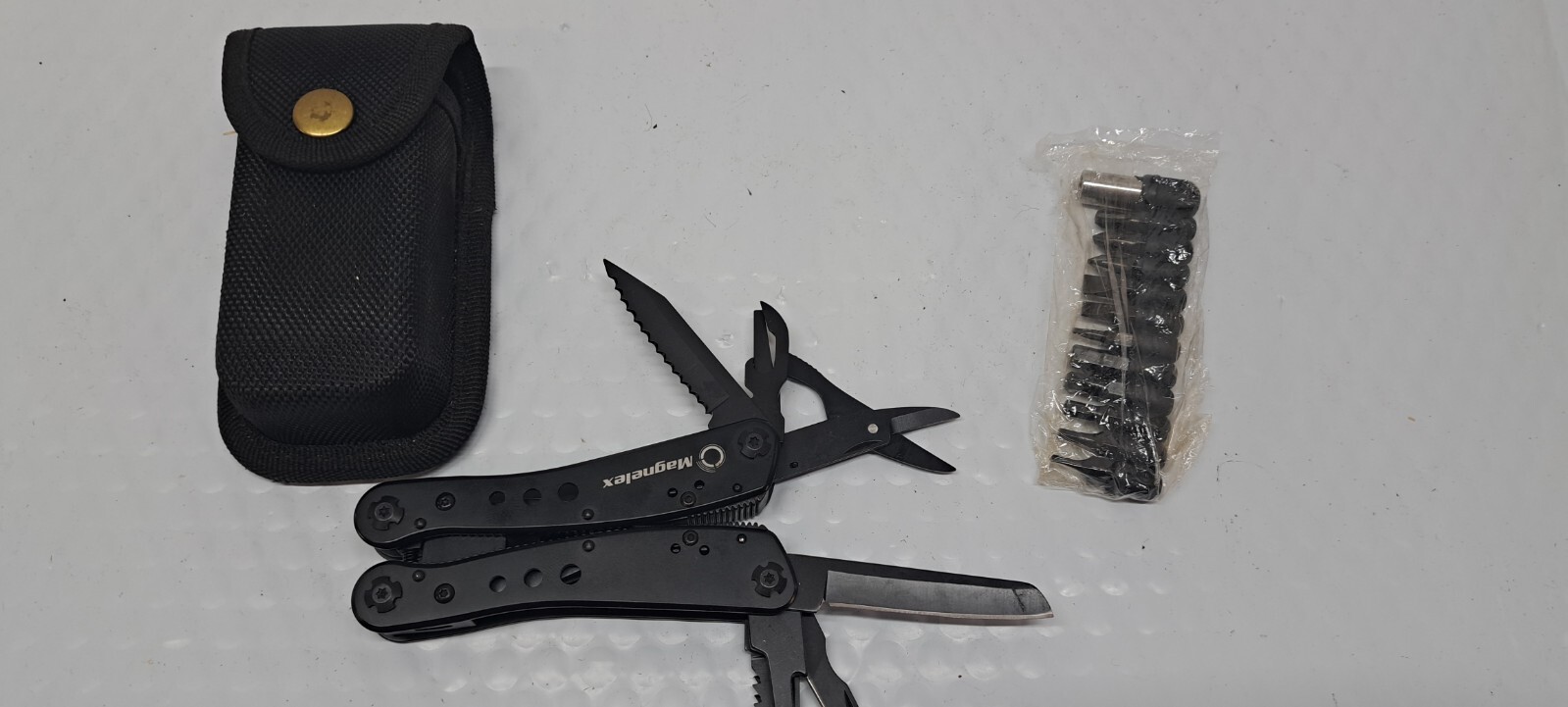 Magnelex MG-MT01 multi-tool pliers with 11 integrated components + 11 extra bit