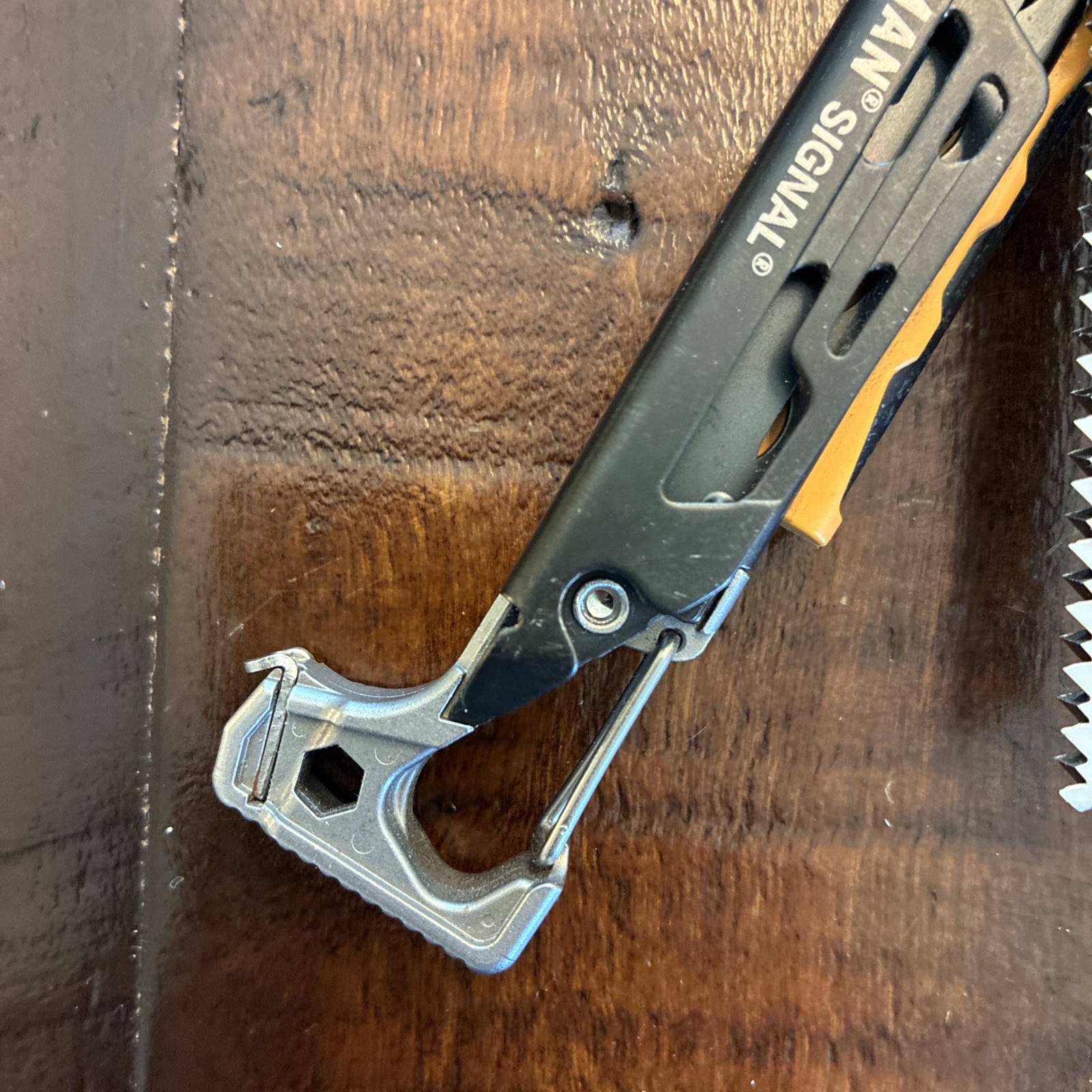 Leatherman Signal Multi-Tool Black / Yellow – Excellent!