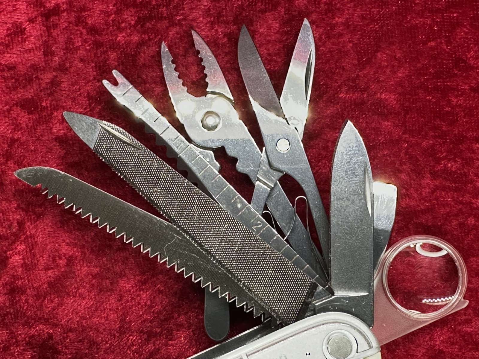 Victorinox SwissChamp SilverTech Swiss Army Knife 91mm 21 Tool 8 Layer (674)