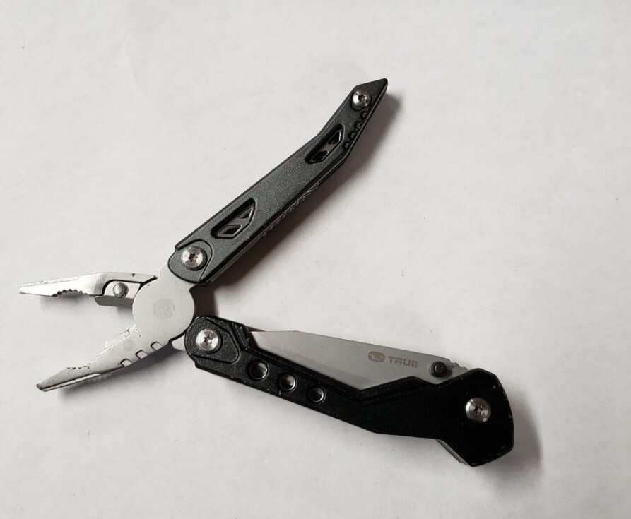 True Utility Handyone 18-in-1 Handy Multitool 4.25″ Closed