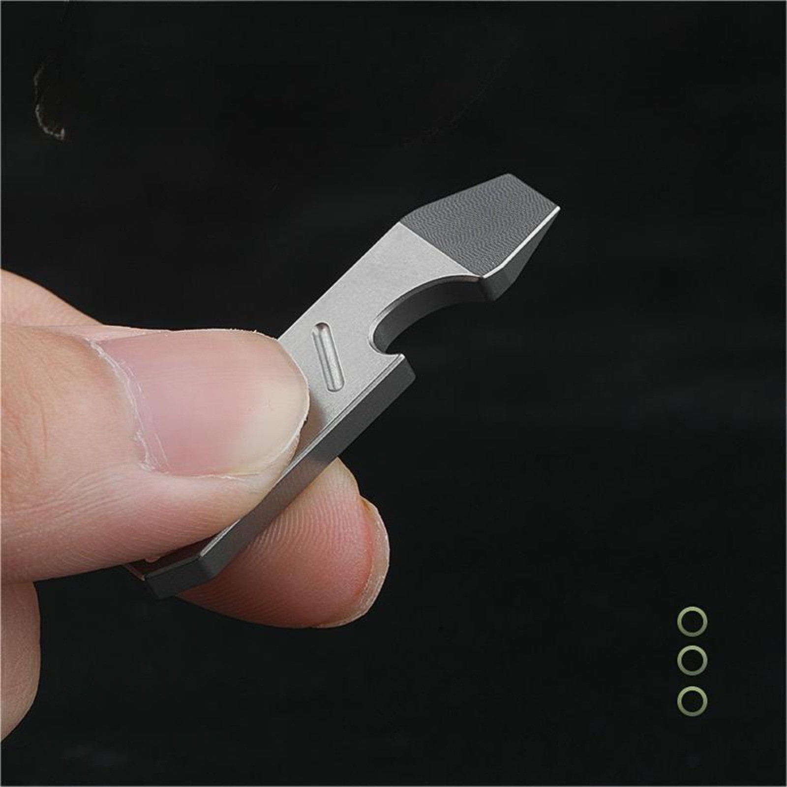 1PC Mini Titanium Alloy Pry Bar EDC Crowbar Bottle Opener Pocket Tool Keychain