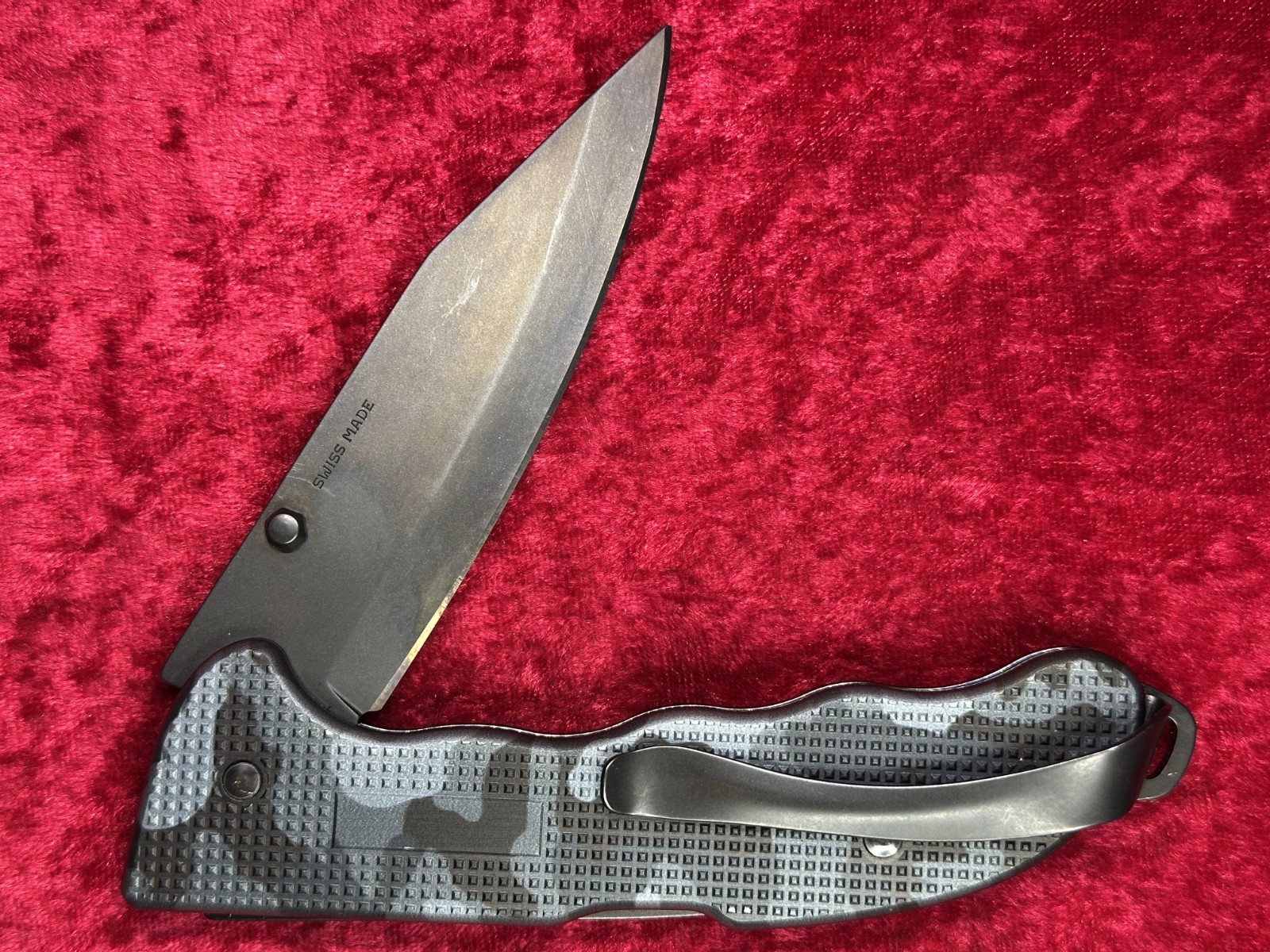 Victorinox Evoke BSH Alox Navy Camo Large Swiss Army Knife w/Pocket Clip (623)