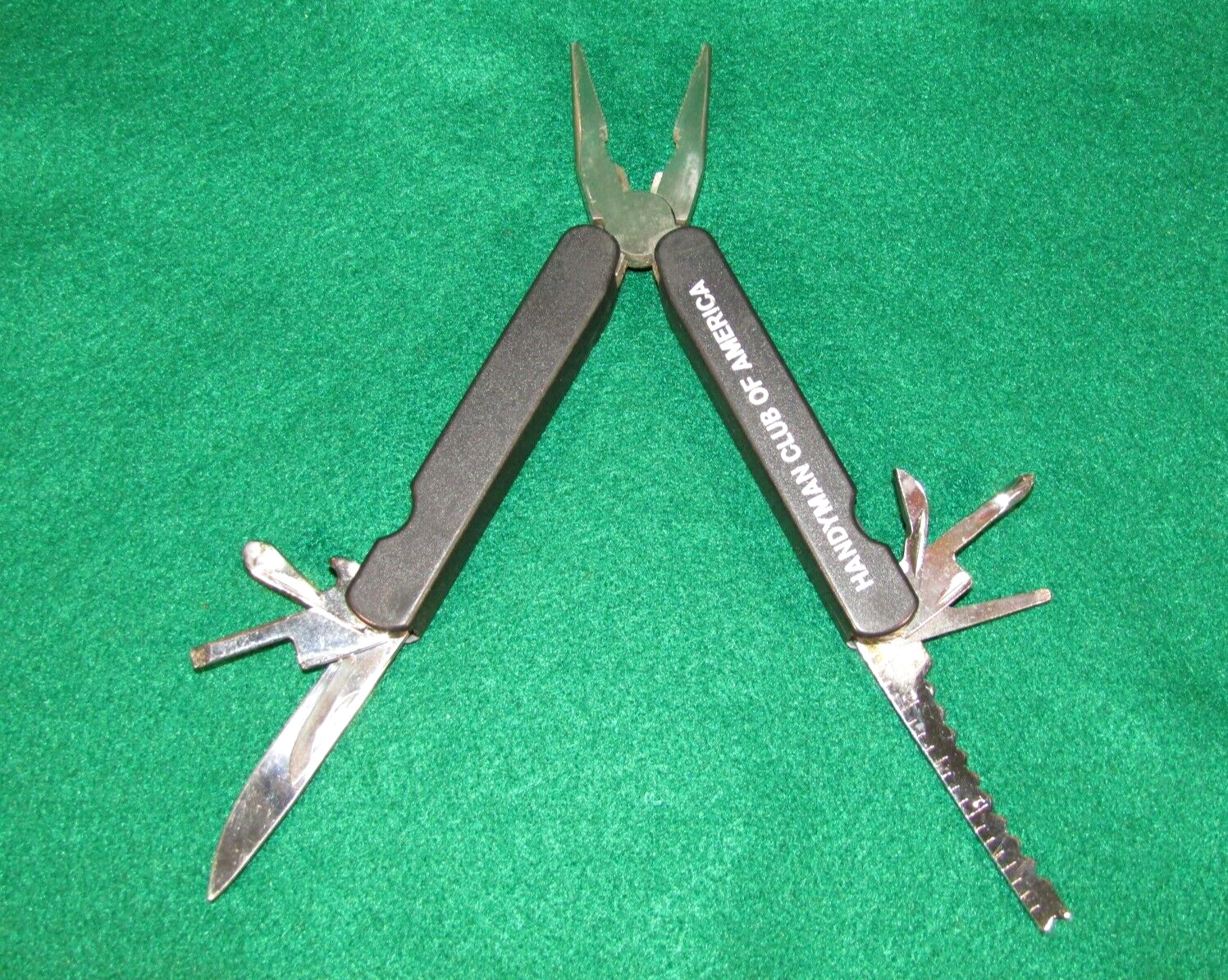 Handyman Club of America Logo Folding 10 in 1 Multi Tool Glove Box Home Hike