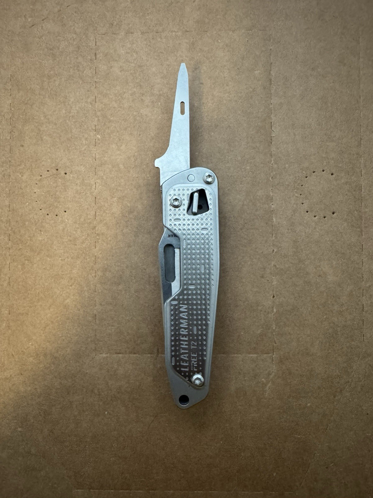 Leatherman Free T2 Pocket Knife Multi-Tool No Pocket Clip Included