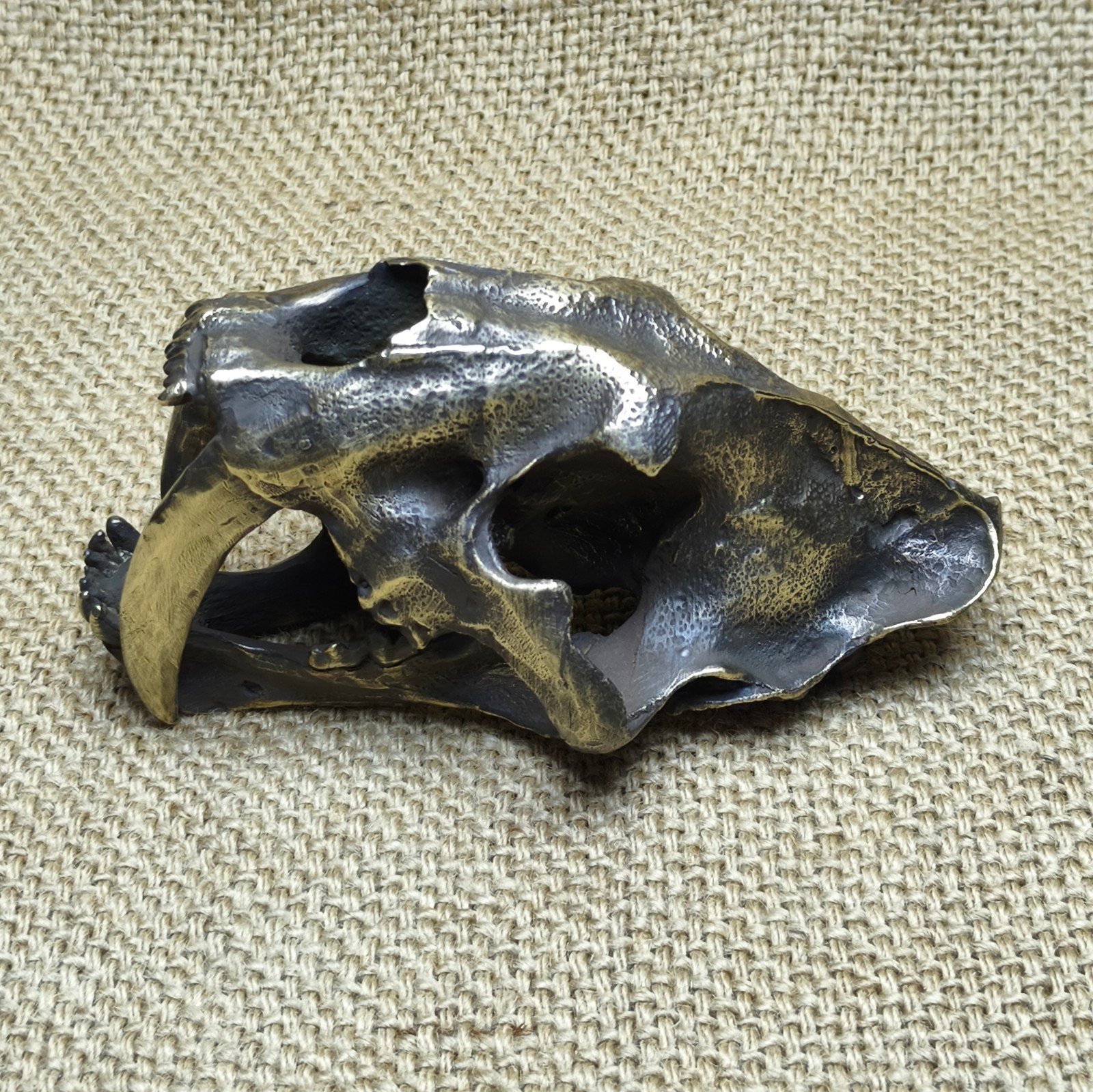 Brass copper saber tooth tiger ornament Artistic handcraft cast feline animal