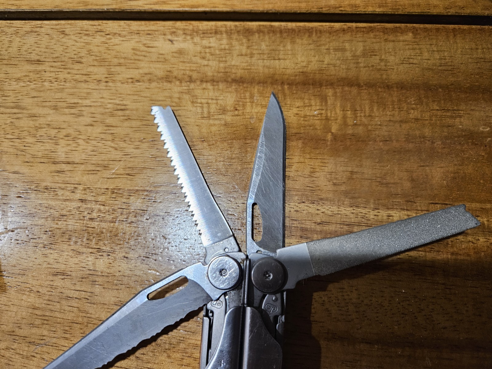 Leatherman Wave Plus + Multi-Tool! FAST SHIPPING! SILVER WITH SHEATH!
