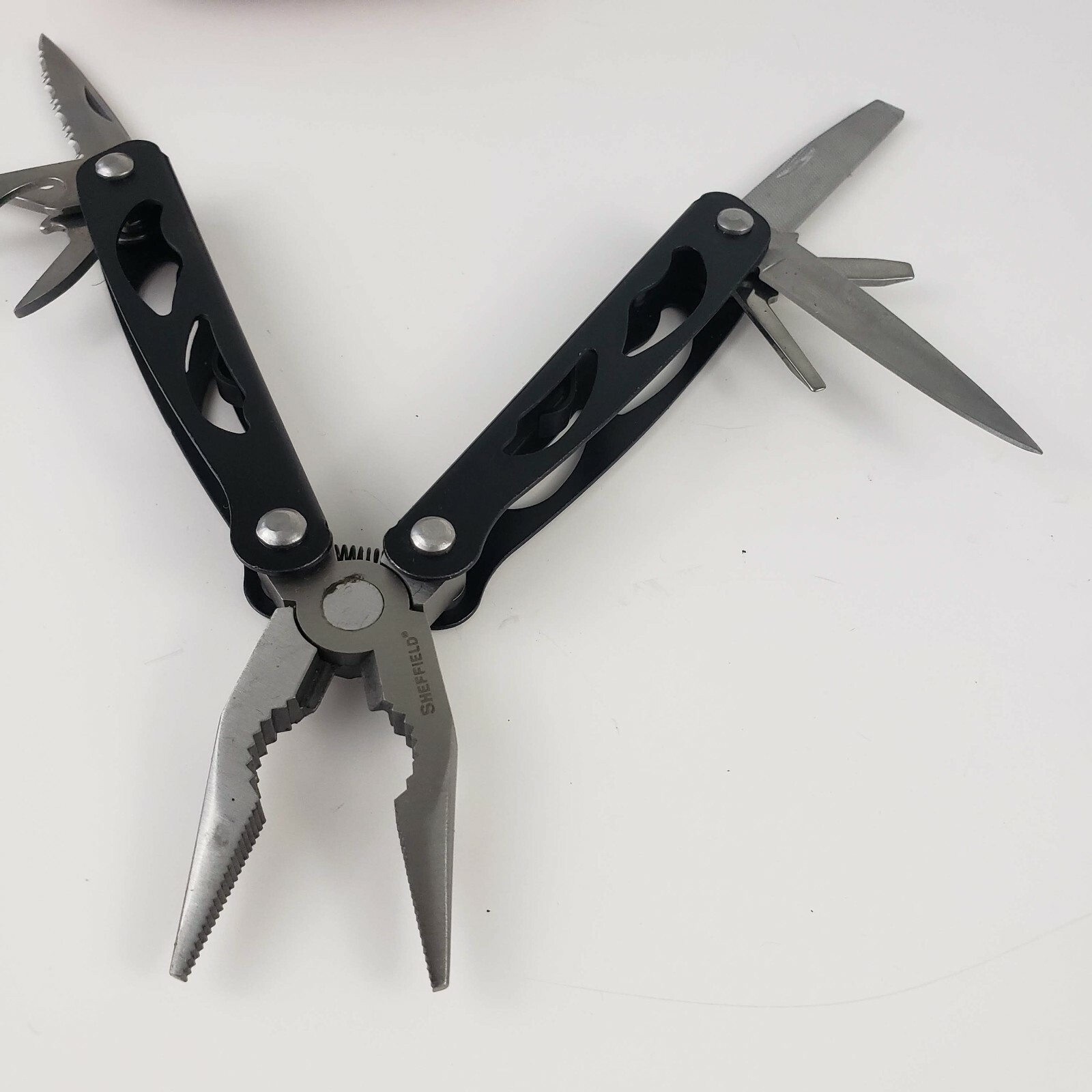 Sheffield Multitool And Box Cutter Knife Set Of 2 In Carrying Case