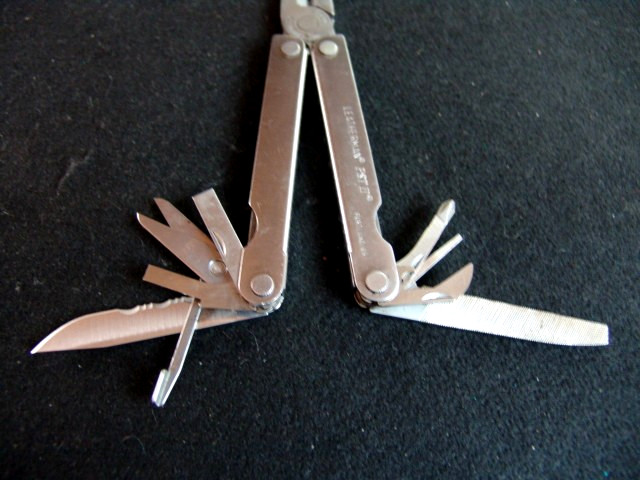 LEATHERMAN PST II -08-01-MULTI TOOL-w/LEATHER LEATHERMAN CASE-RETIRED COLLCTBLE