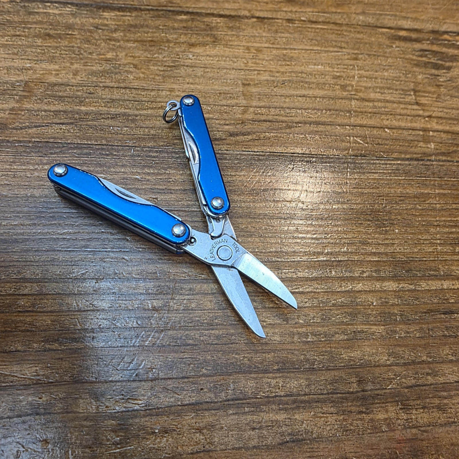 Leatherman Squirt S4 Blue Multi-tool Knife – Retired