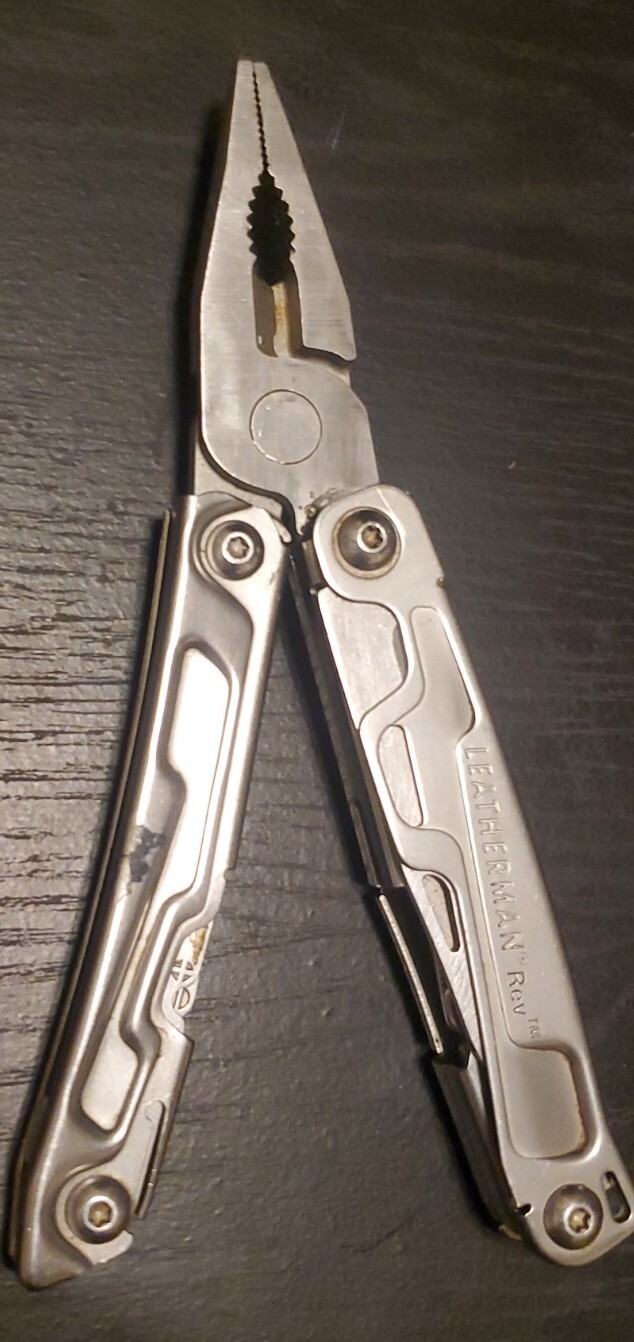 LEATHERMAN REV MULTI-TOOL IS IN PRIMO CONDITION 023