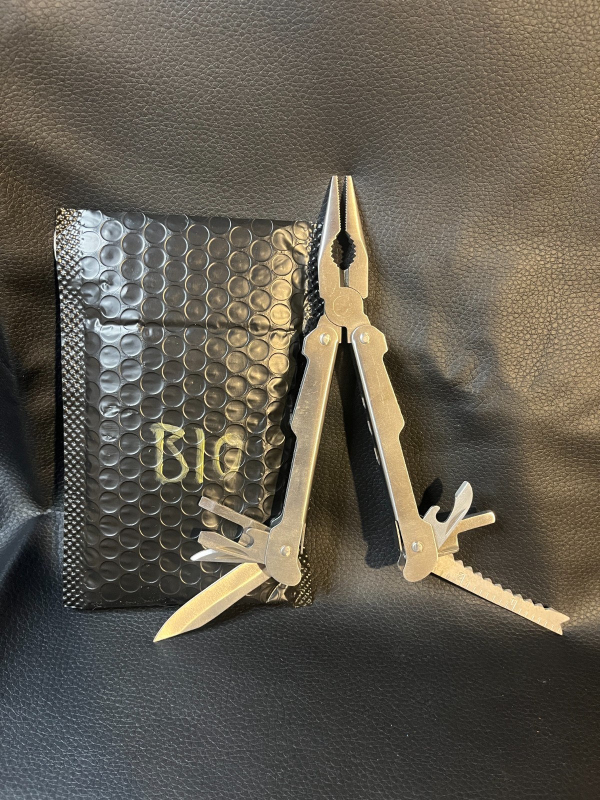 UNBRANDED STAINLESS STEEL MULTI TOOL PILERS KNIFE SCALER SCREWDRIVER