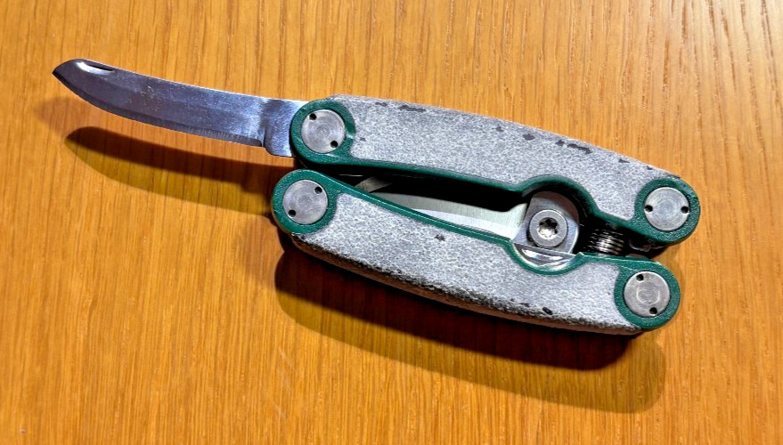 FLEXRAKE SURECUT Pocket Multi-Function Gardening Tool