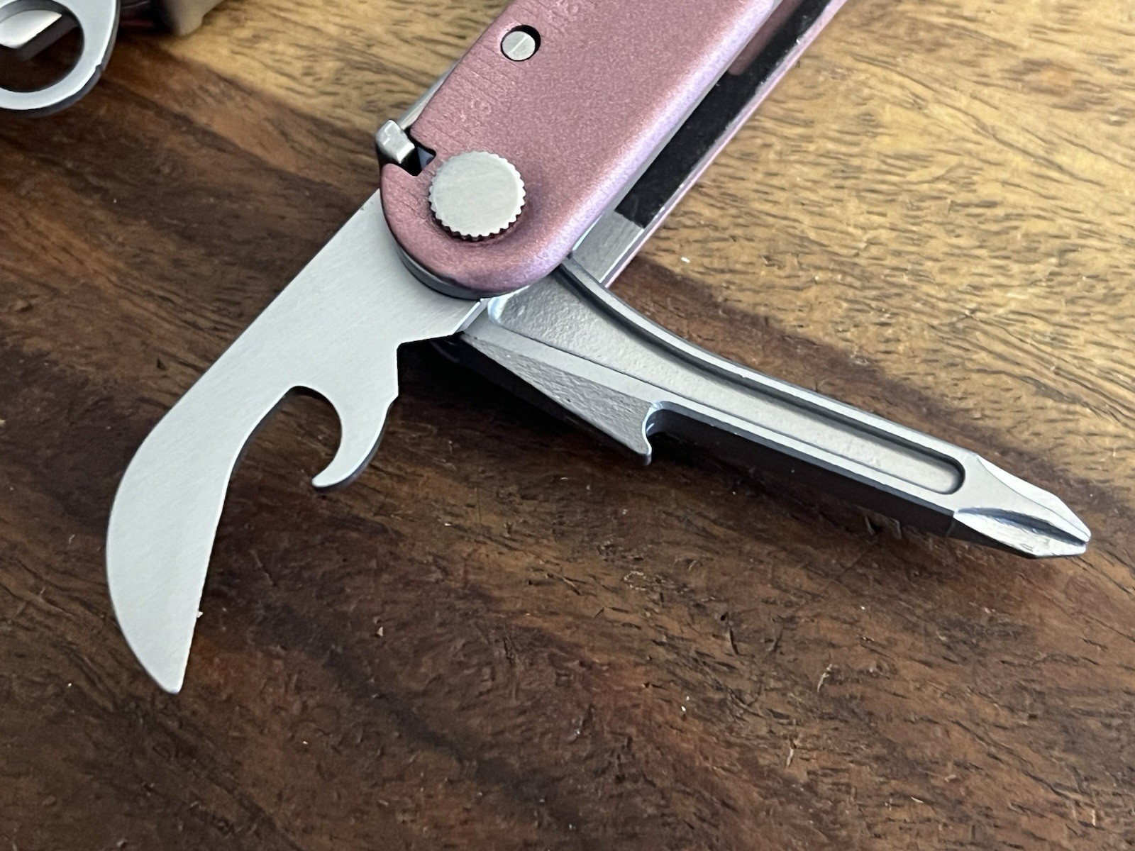 Leatherman Rebar Heathered Cranberry Multi-Tool (17-in-1) SUPER NICE!!! w/Sheath