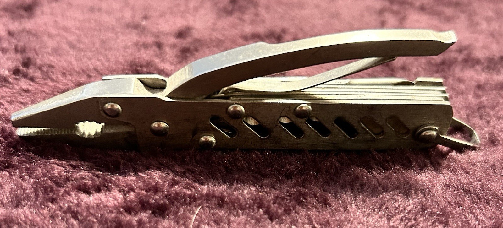 Stainless Multi-Tool Pliers Knife Tool.