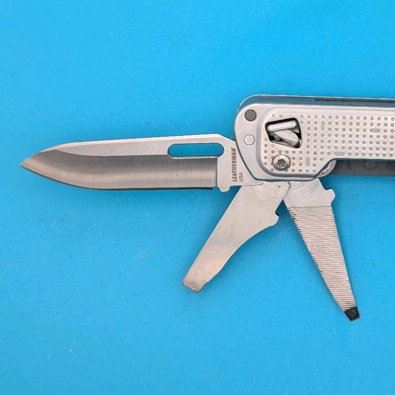 Leatherman FREE T4 Pocket Knife Multi-tool! Stainless! RETIRED!