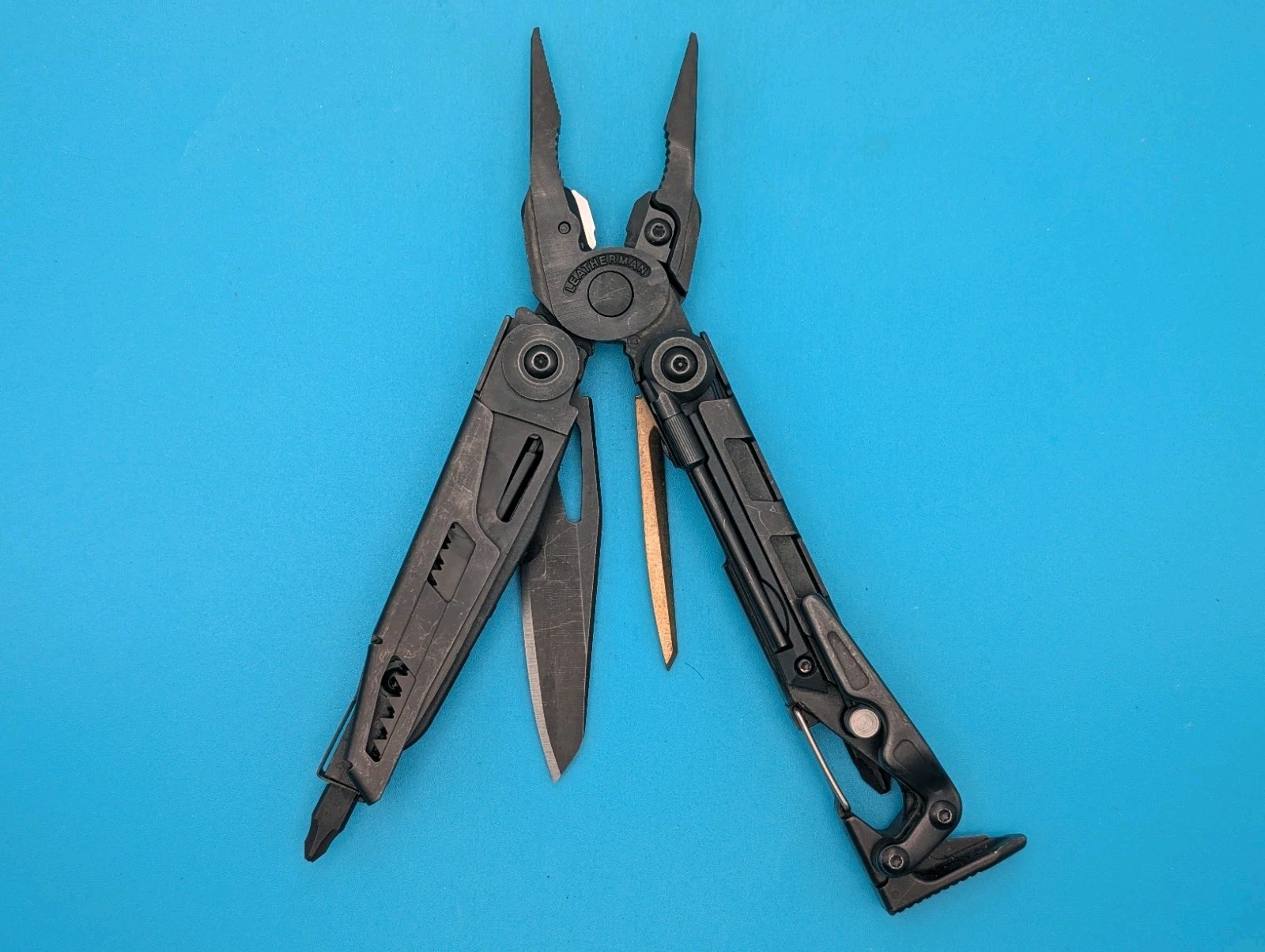 Leatherman MUT Multi Tool!