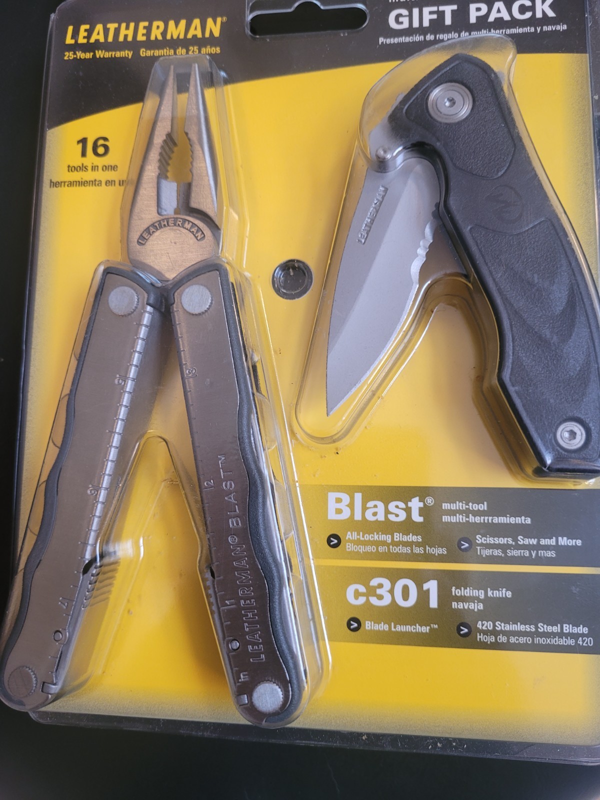 New Leatherman Blast Multitool 301 with folding knife 16 tools in one