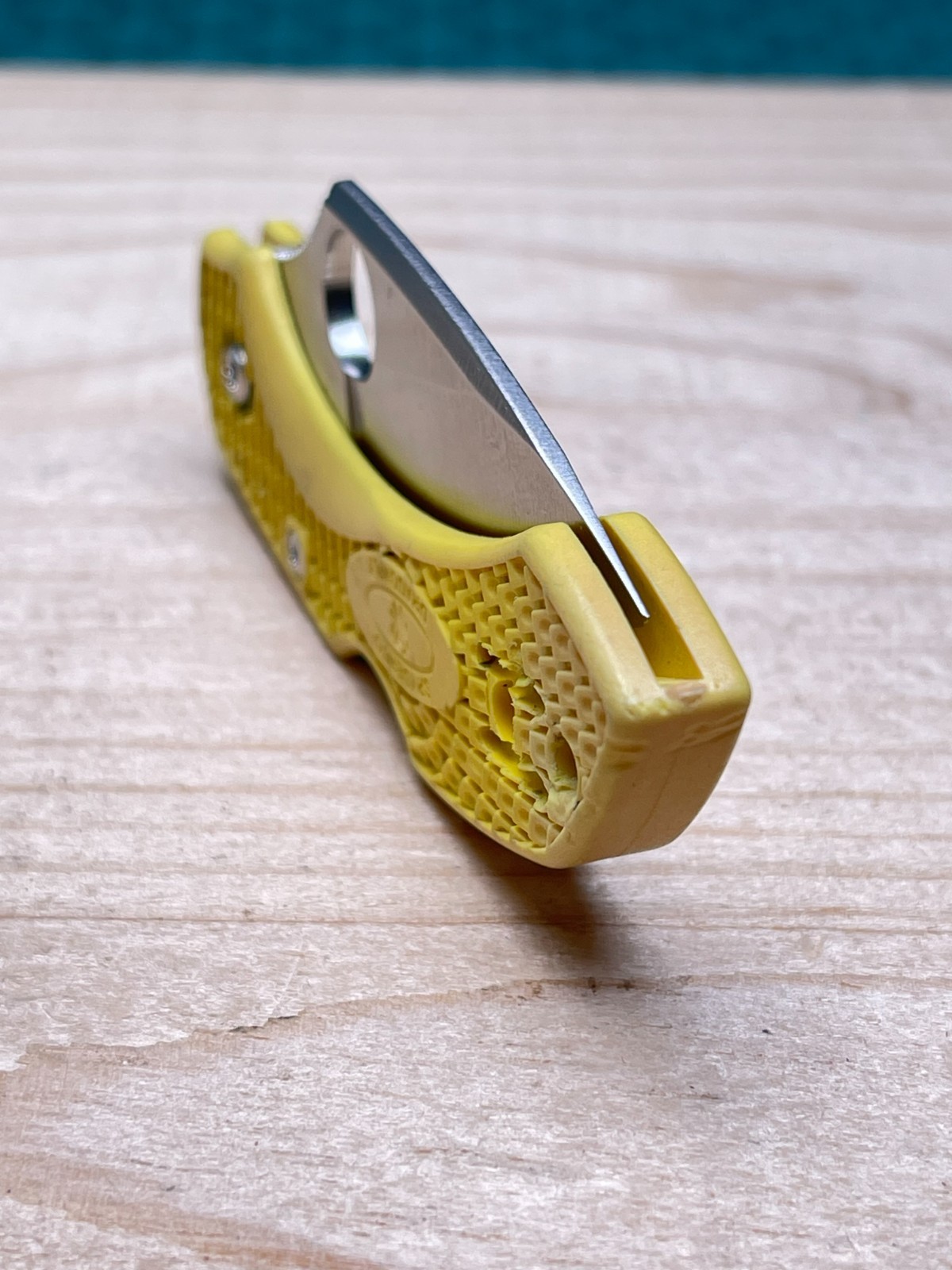 Spyderco Dragonfly Salt H1 Yellow Plain Edge Blade Folding Pocket Knife