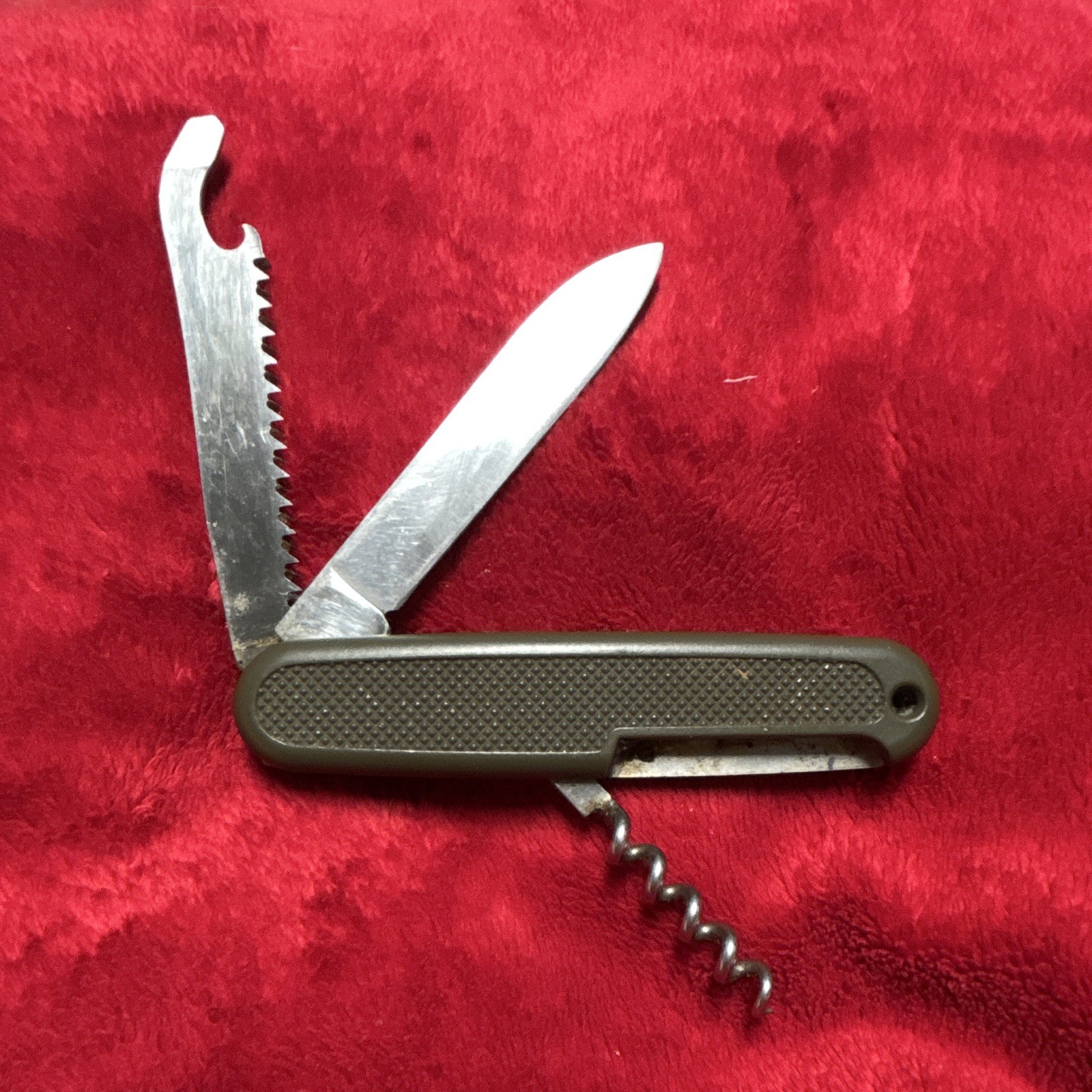 Green Folding Pocketknife Multi-Tool, Knife/Saw/Corkscrew/Bottle Opener, and awl