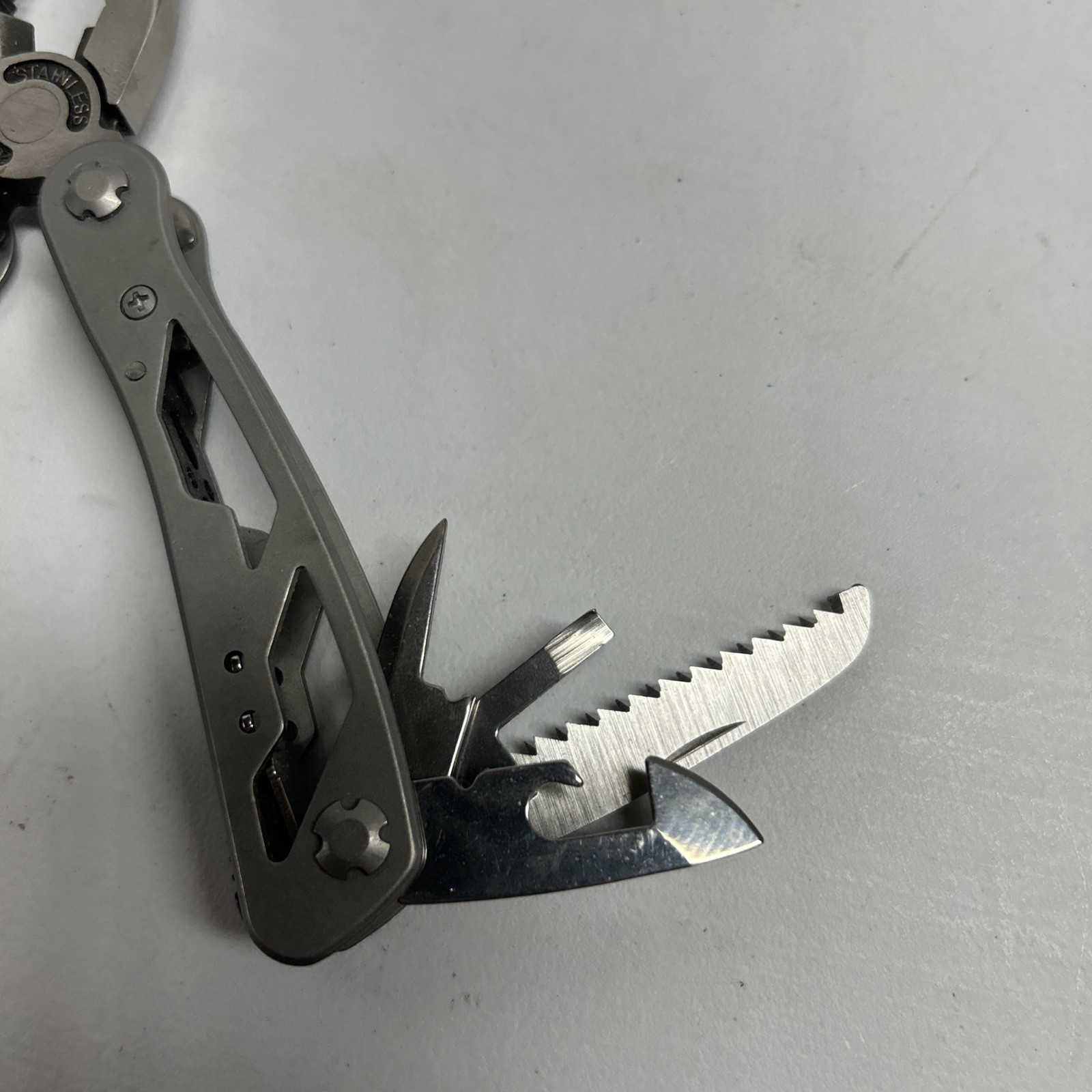 Stanley 12-in-1 Multi-Tool, Stainless, CR2