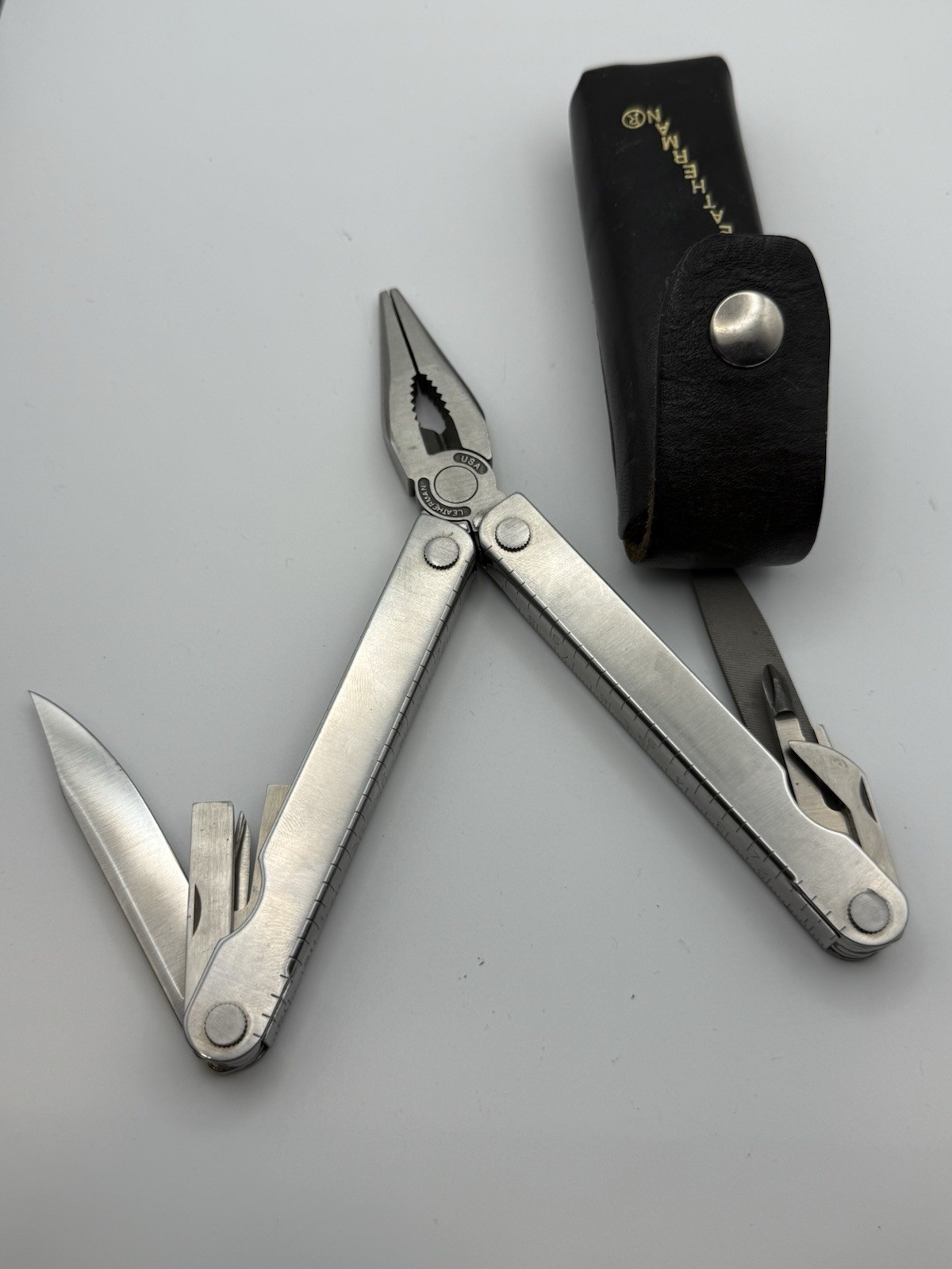 Vintage Leatherman Multi Tool w/ Original Leather Case Sheath Made In USA Oregon