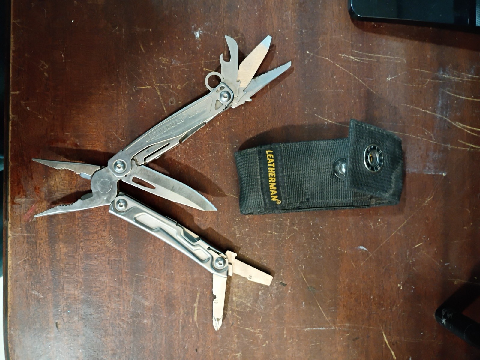 Leatherman Bolster Multi-Tool w/Nylon Sheath Open Box SEE PICS! #2a+